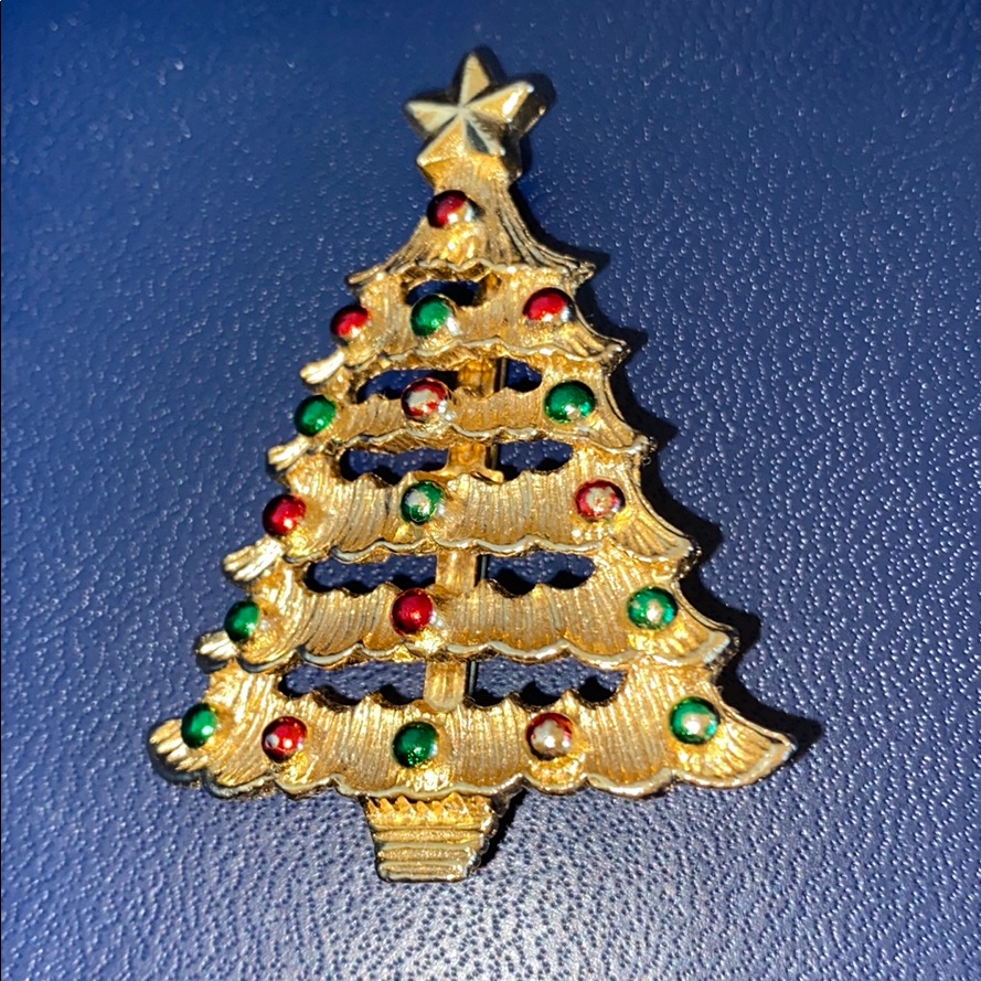 Vtg Gerrys Gold Tone Christmas Tree Brooch 25$